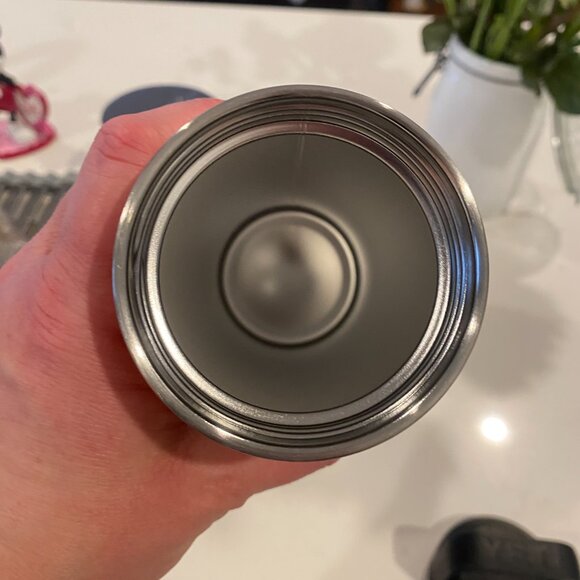 Yeti Rambler 18 oz King Crab - Picture 4 of 5